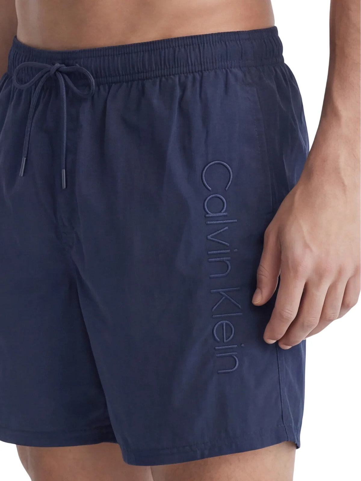 Calvin Klein boxer mare uomo con logo ricamato blu LV00N61029 0PP Calvin Klein Beachwear
