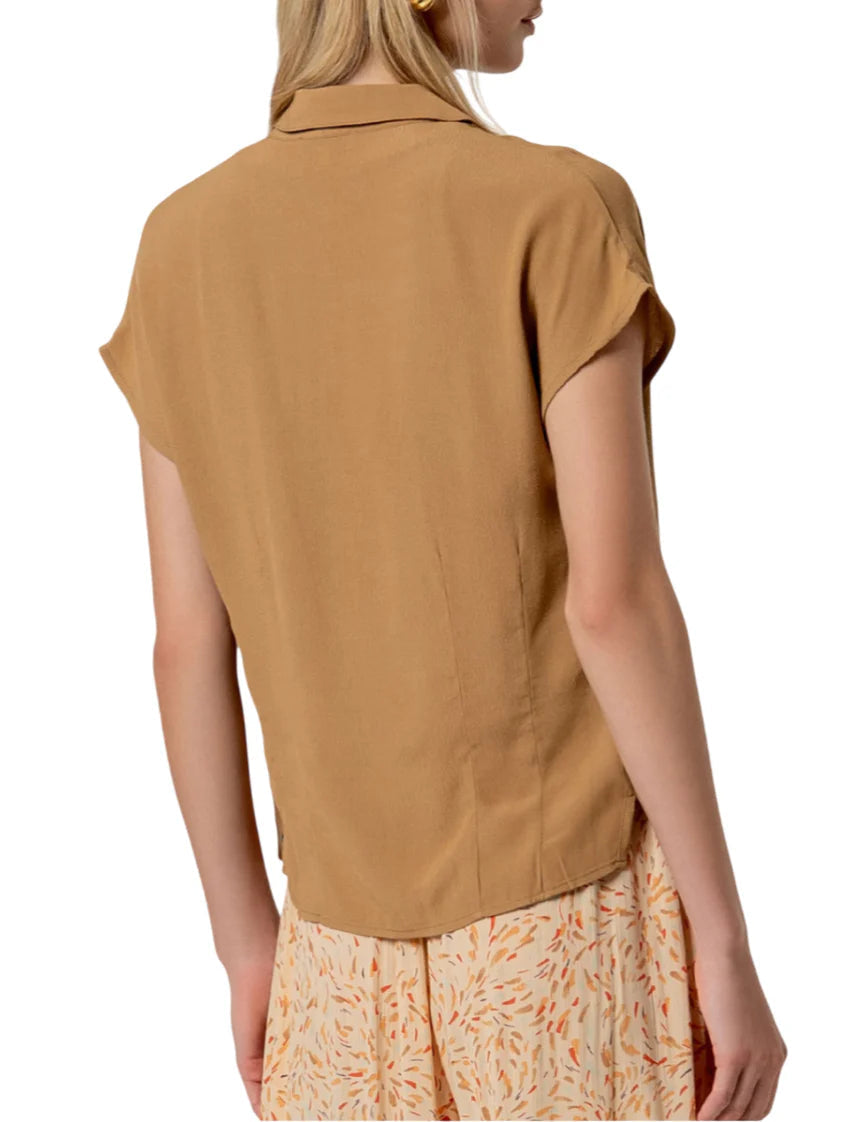 Surkana camicia in viscosa manica corta color cammello 526BALI125 04 SURKANA