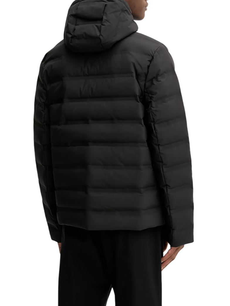 ls packable emossed logo quilte LV04LD521G UB1 Calvin Klein