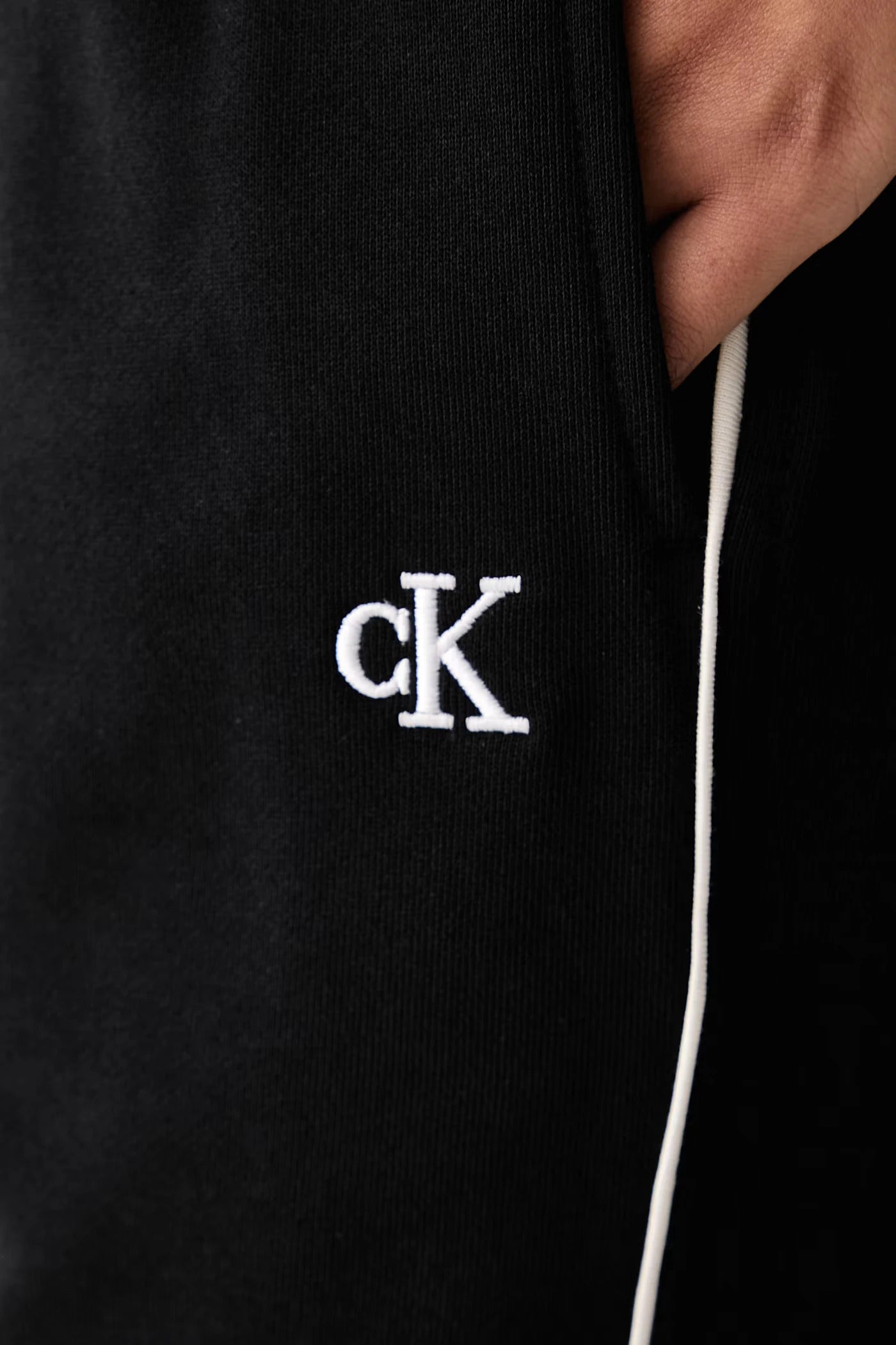 Calvin Klein Jeans pantaloni donna in felpa con ricamo logo nero LV047H258G UB1 Calvin Klein Jeans 