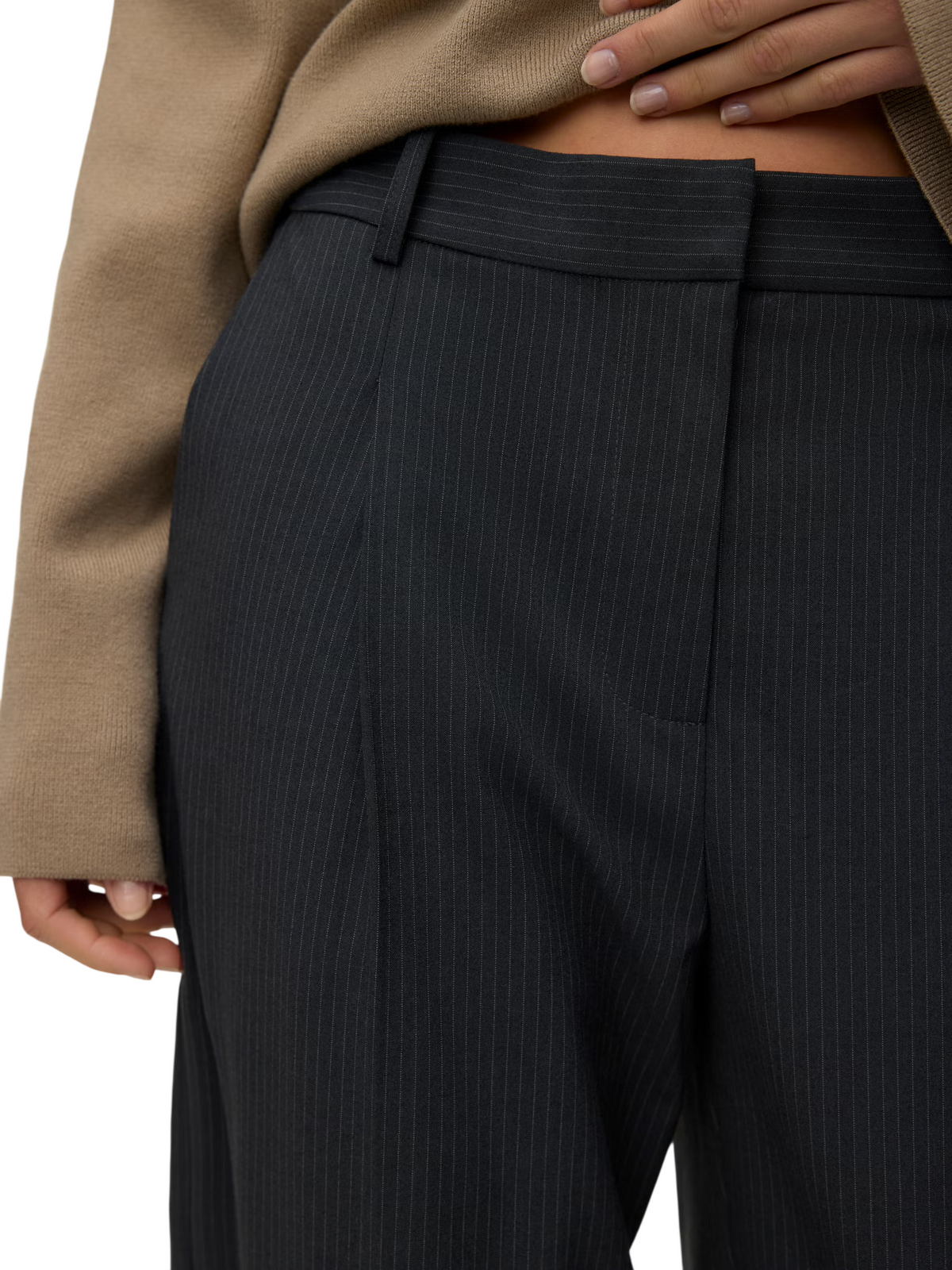Vero Moda pantaloni donna in fantasia gessata straight grigio 10352052 MAGNET WHITE PINSTRIPE VERO MODA 