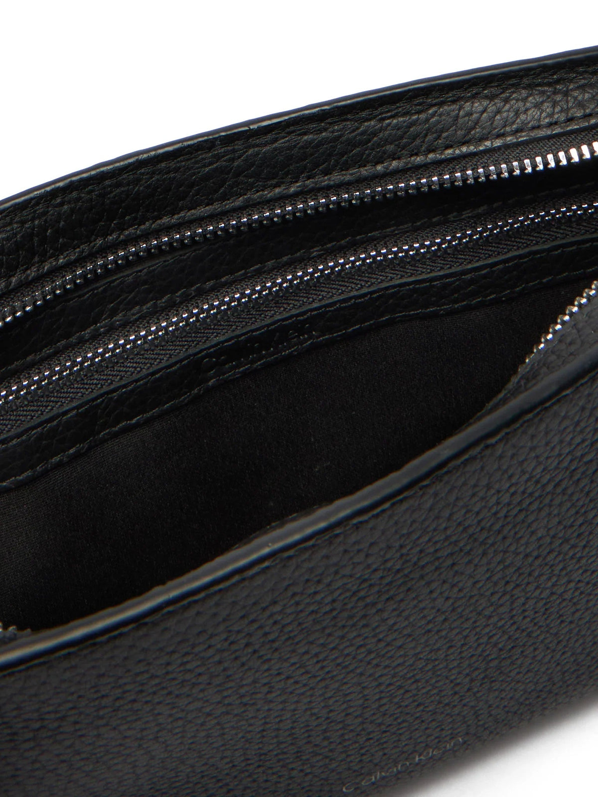 Calvin Klein pochette uomo in ecopelle martellata nero LV04D1153G UB1 Calvin Klein Accessori 
