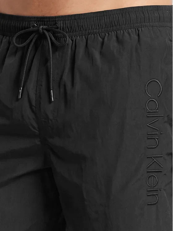 Calvin Klein boxer mare uomo con logo ricamato nero LV00N61029 UB1 Calvin Klein Beachwear 