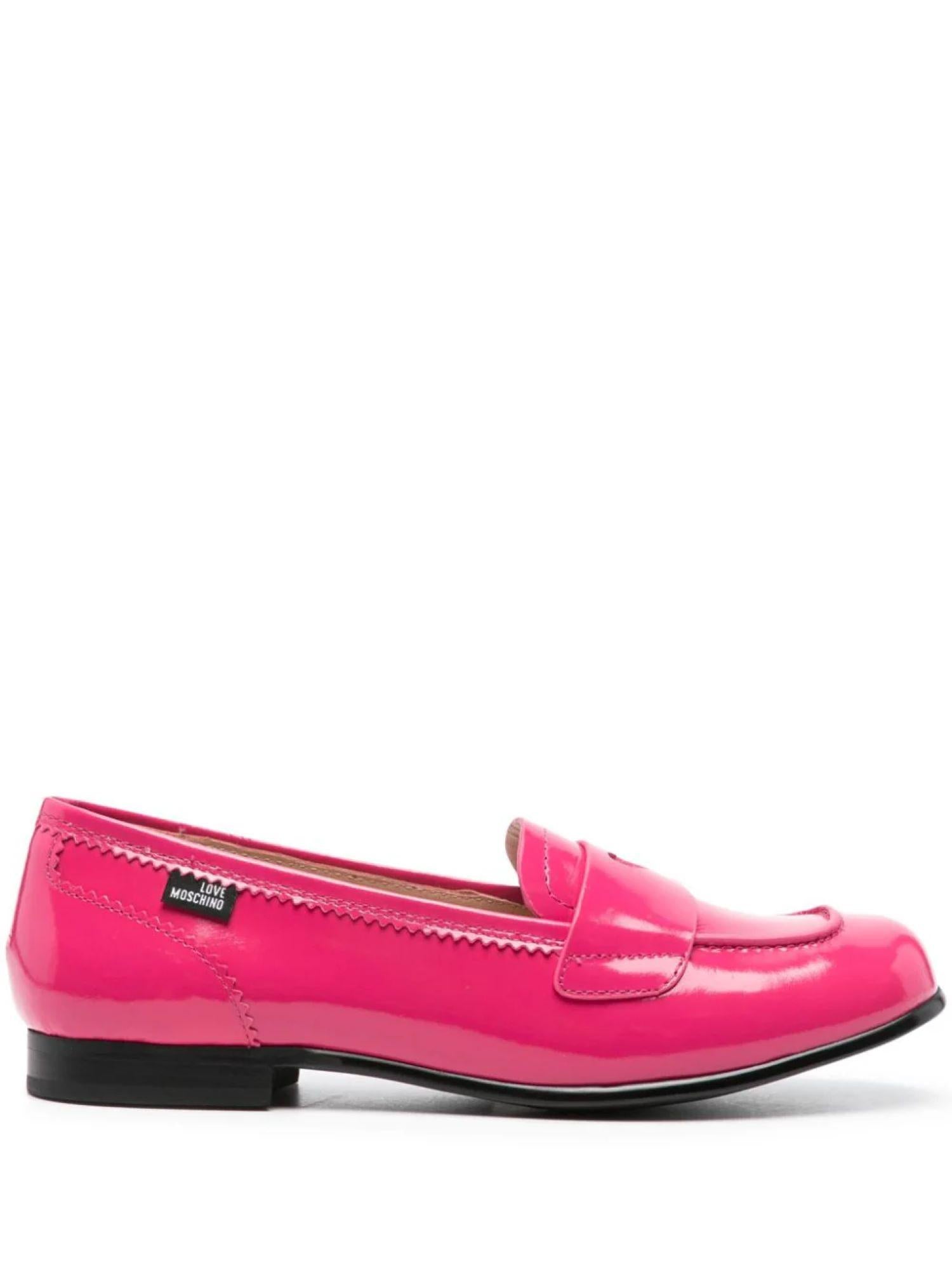 Moschino Love mocassini in pelle effetto vernice fucsia JA10101-IH0 604 MOSCHINO LOVE 